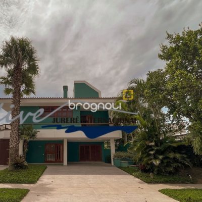 Casa com 300m², 4 quartos (sendo 4 suítes), 4 garagens, no bairro Jurerê Internacional em Florianópolis