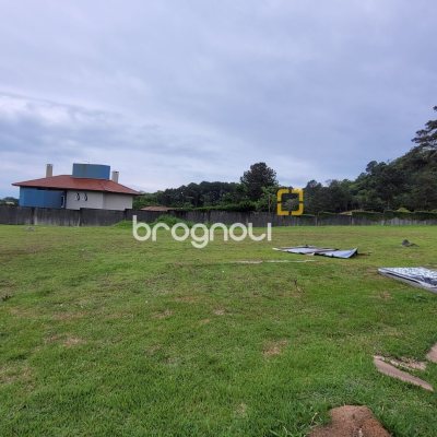 Terreno com 762m², no bairro Cacupé em Florianópolis