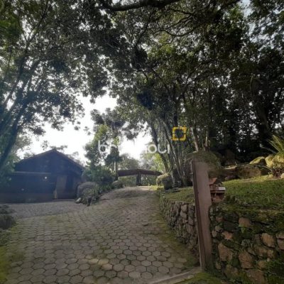 Pousada / Hotel com 213m², 6 quartos (sendo 1 suíte), no bairro Jurerê Internacional em Florianópolis