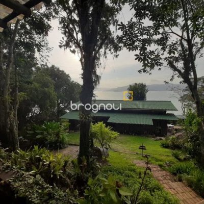 Pousada / Hotel com 213m², 6 quartos (sendo 1 suíte), no bairro Jurerê Internacional em Florianópolis