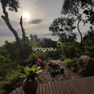 Pousada / Hotel com 213m², 6 quartos (sendo 1 suíte), no bairro Jurerê Internacional em Florianópolis