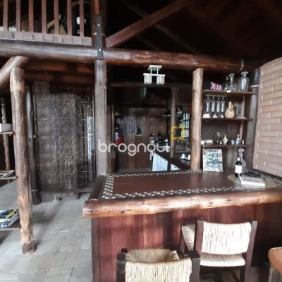 Pousada / Hotel com 213m², 6 quartos (sendo 1 suíte), no bairro Jurerê Internacional em Florianópolis