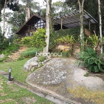 Pousada / Hotel com 213m², 6 quartos (sendo 1 suíte), no bairro Jurerê Internacional em Florianópolis