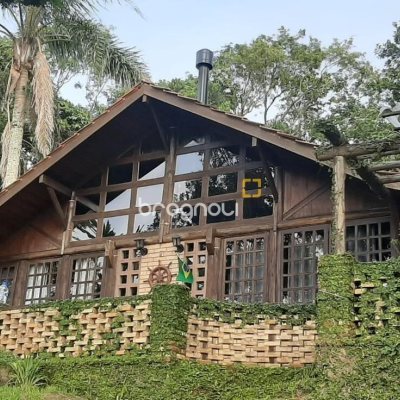 Pousada / Hotel com 213m², 6 quartos (sendo 1 suíte), no bairro Jurerê Internacional em Florianópolis