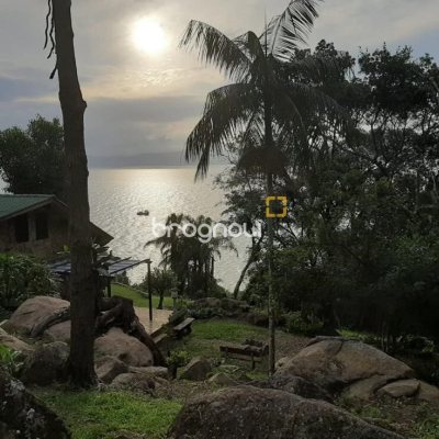 Pousada / Hotel com 213m², 6 quartos (sendo 1 suíte), no bairro Jurerê Internacional em Florianópolis