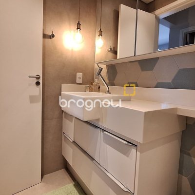Apartamento com 49m², 1 quarto, 1 garagem, no bairro Jurerê Internacional em Florianópolis