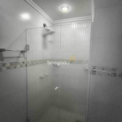 Apartamento com 83m², 2 quartos (sendo 2 suítes), 1 garagem, no bairro Jurerê Internacional em Florianópolis