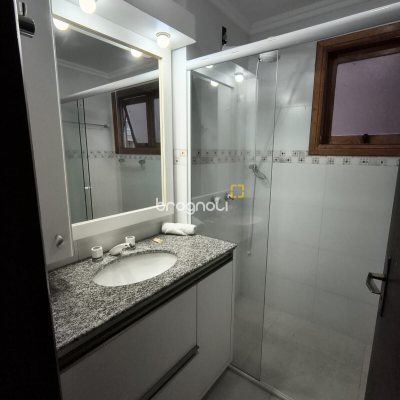 Apartamento com 83m², 2 quartos (sendo 2 suítes), 1 garagem, no bairro Jurerê Internacional em Florianópolis