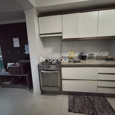 Apartamento com 83m², 2 quartos (sendo 2 suítes), 1 garagem, no bairro Jurerê Internacional em Florianópolis