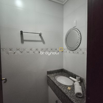 Apartamento com 83m², 2 quartos (sendo 2 suítes), 1 garagem, no bairro Jurerê Internacional em Florianópolis
