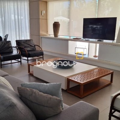 Apartamento com 125m², 2 quartos (sendo 1 suíte), 2 garagens, no bairro Jurerê Internacional em Florianópolis