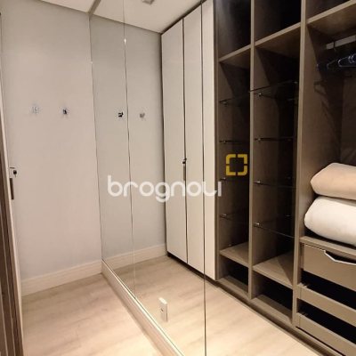 Apartamento com 125m², 2 quartos (sendo 1 suíte), 2 garagens, no bairro Jurerê Internacional em Florianópolis