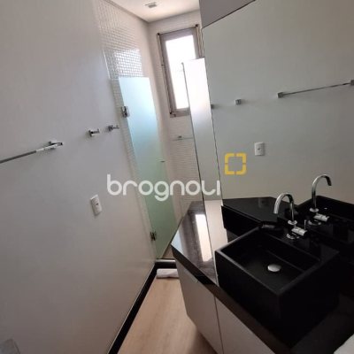 Apartamento com 125m², 2 quartos (sendo 1 suíte), 2 garagens, no bairro Jurerê Internacional em Florianópolis
