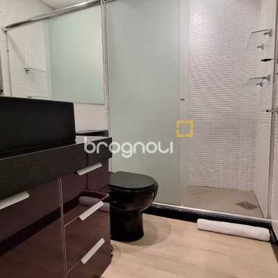 Apartamento com 125m², 2 quartos (sendo 1 suíte), 2 garagens, no bairro Jurerê Internacional em Florianópolis