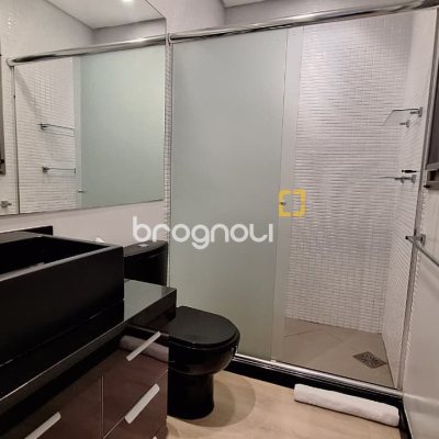 Apartamento com 125m², 2 quartos (sendo 1 suíte), 2 garagens, no bairro Jurerê Internacional em Florianópolis