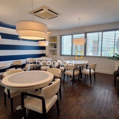 Apartamento com 125m², 2 quartos (sendo 1 suíte), 2 garagens, no bairro Jurerê Internacional em Florianópolis