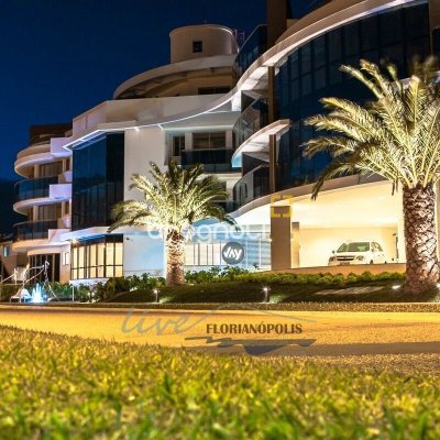 Apartamento com 125m², 2 quartos (sendo 1 suíte), 2 garagens, no bairro Jurerê Internacional em Florianópolis