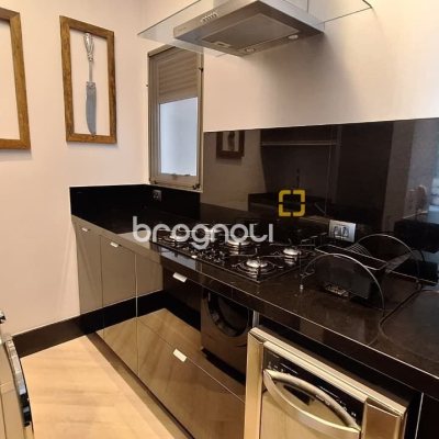 Apartamento com 125m², 2 quartos (sendo 1 suíte), 2 garagens, no bairro Jurerê Internacional em Florianópolis