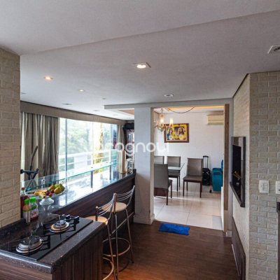 Apartamento com 146m², 3 quartos (sendo 2 suítes), 1 garagem, no bairro Jurerê Internacional em Florianópolis