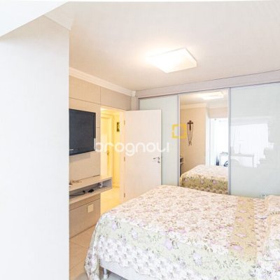 Apartamento com 146m², 3 quartos (sendo 2 suítes), 1 garagem, no bairro Jurerê Internacional em Florianópolis