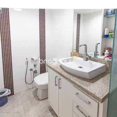 Apartamento com 146m², 3 quartos (sendo 2 suítes), 1 garagem, no bairro Jurerê Internacional em Florianópolis