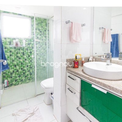Apartamento com 146m², 3 quartos (sendo 2 suítes), 1 garagem, no bairro Jurerê Internacional em Florianópolis