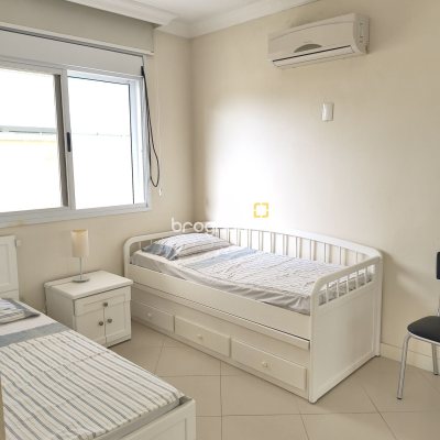Apartamento com 122m², 3 quartos (sendo 2 suítes), 2 garagens, no bairro Jurerê Internacional em Florianópolis