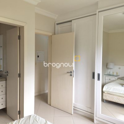 Apartamento com 122m², 3 quartos (sendo 2 suítes), 2 garagens, no bairro Jurerê Internacional em Florianópolis