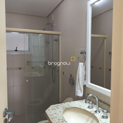 Apartamento com 122m², 3 quartos (sendo 2 suítes), 2 garagens, no bairro Jurerê Internacional em Florianópolis