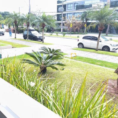Apartamento com 122m², 3 quartos (sendo 2 suítes), 2 garagens, no bairro Jurerê Internacional em Florianópolis