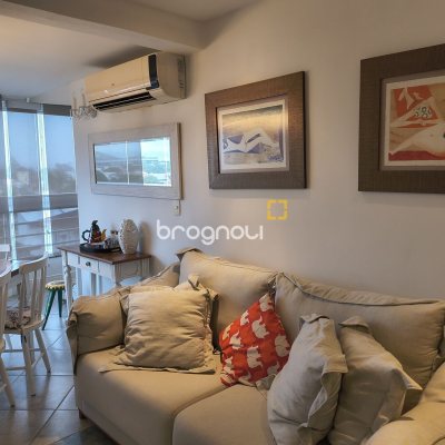 Apartamento com 186m², 4 quartos (sendo 1 suíte), 2 garagens, no bairro Jurerê Internacional em Florianópolis