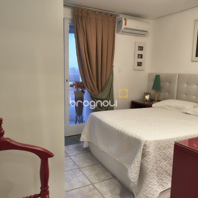 Apartamento com 186m², 4 quartos (sendo 1 suíte), 2 garagens, no bairro Jurerê Internacional em Florianópolis