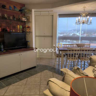 Apartamento com 186m², 4 quartos (sendo 1 suíte), 2 garagens, no bairro Jurerê Internacional em Florianópolis