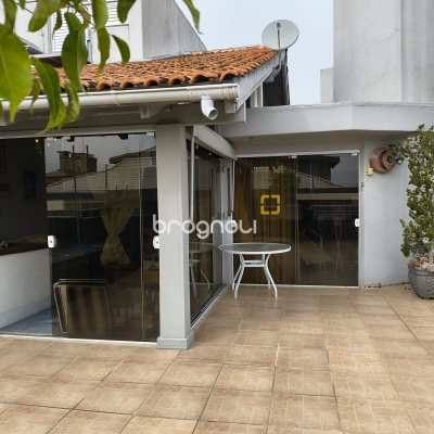 Apartamento com 186m², 4 quartos (sendo 1 suíte), 2 garagens, no bairro Jurerê Internacional em Florianópolis