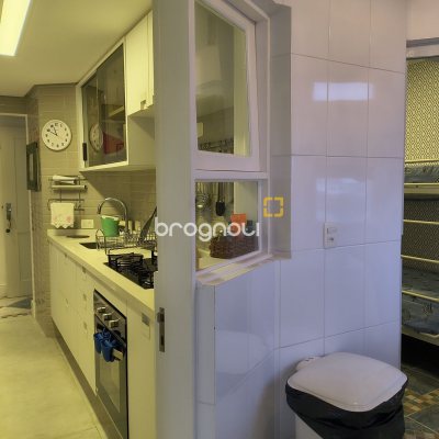Apartamento com 186m², 4 quartos (sendo 1 suíte), 2 garagens, no bairro Jurerê Internacional em Florianópolis