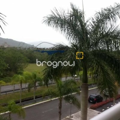 Apartamento com 155m², 3 quartos (sendo 3 suítes), 2 garagens, no bairro Jurerê Internacional em Florianópolis