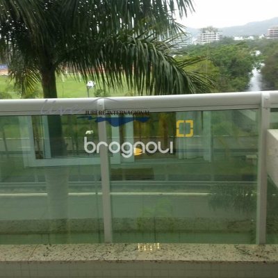 Apartamento com 155m², 3 quartos (sendo 3 suítes), 2 garagens, no bairro Jurerê Internacional em Florianópolis