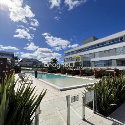 Apartamento com 147m², 2 quartos (sendo 2 suítes), 2 garagens, no bairro Jurerê Internacional em Florianópolis