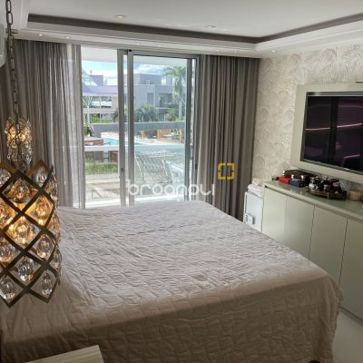 Apartamento com 147m², 2 quartos (sendo 2 suítes), 2 garagens, no bairro Jurerê Internacional em Florianópolis