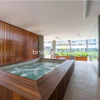 Apartamento com 147m², 2 quartos (sendo 2 suítes), 2 garagens, no bairro Jurerê Internacional em Florianópolis