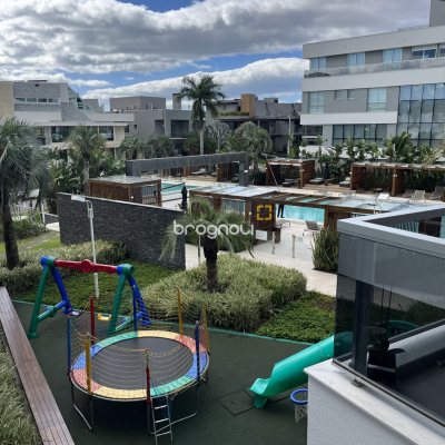Apartamento com 147m², 2 quartos (sendo 2 suítes), 2 garagens, no bairro Jurerê Internacional em Florianópolis