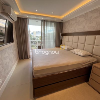 Apartamento com 147m², 2 quartos (sendo 2 suítes), 2 garagens, no bairro Jurerê Internacional em Florianópolis