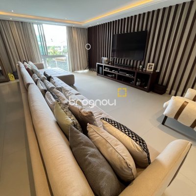Apartamento com 147m², 2 quartos (sendo 2 suítes), 2 garagens, no bairro Jurerê Internacional em Florianópolis