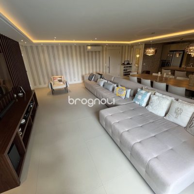 Apartamento com 147m², 2 quartos (sendo 2 suítes), 2 garagens, no bairro Jurerê Internacional em Florianópolis