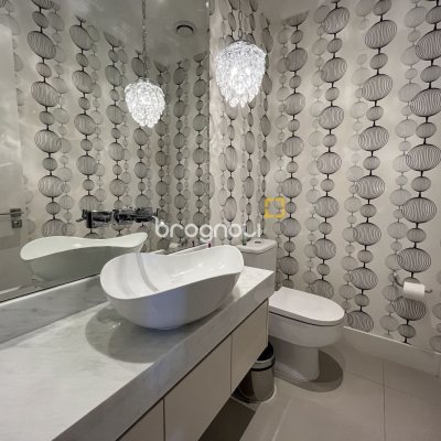 Apartamento com 147m², 2 quartos (sendo 2 suítes), 2 garagens, no bairro Jurerê Internacional em Florianópolis