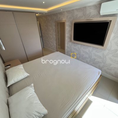 Apartamento com 147m², 2 quartos (sendo 2 suítes), 2 garagens, no bairro Jurerê Internacional em Florianópolis