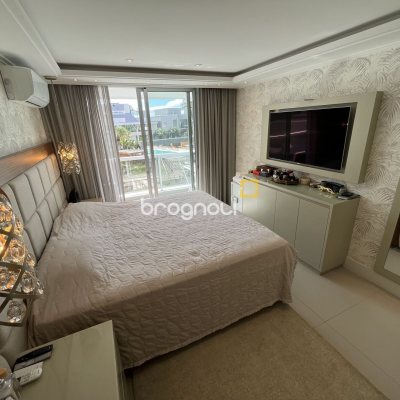 Apartamento com 147m², 2 quartos (sendo 2 suítes), 2 garagens, no bairro Jurerê Internacional em Florianópolis