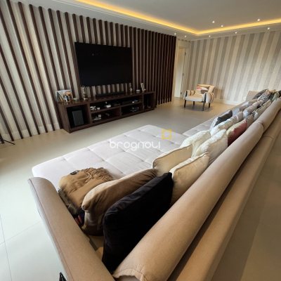 Apartamento com 147m², 2 quartos (sendo 2 suítes), 2 garagens, no bairro Jurerê Internacional em Florianópolis