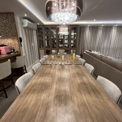 Apartamento com 147m², 2 quartos (sendo 2 suítes), 2 garagens, no bairro Jurerê Internacional em Florianópolis