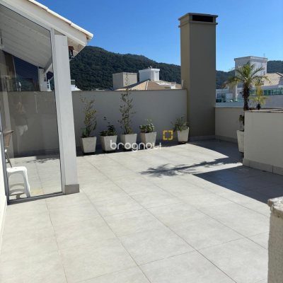 Cobertura com 211m², 3 quartos (sendo 1 suíte), 2 garagens, no bairro Ingleses Norte em Florianópolis
